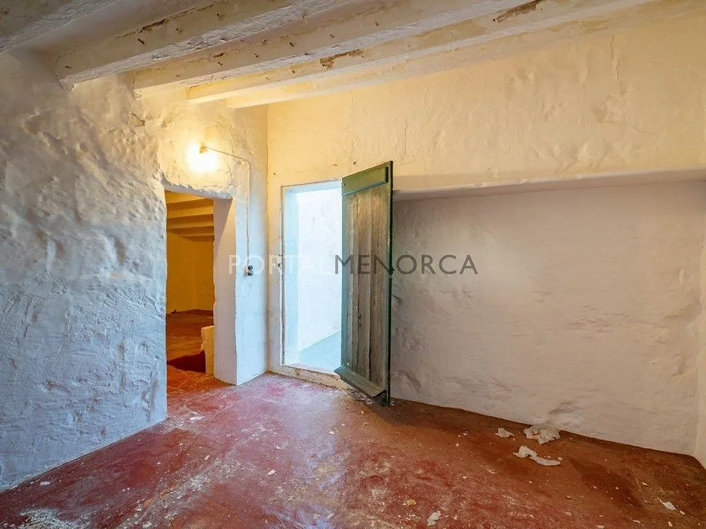Toad - Traditional Chalet with Pool in Torret