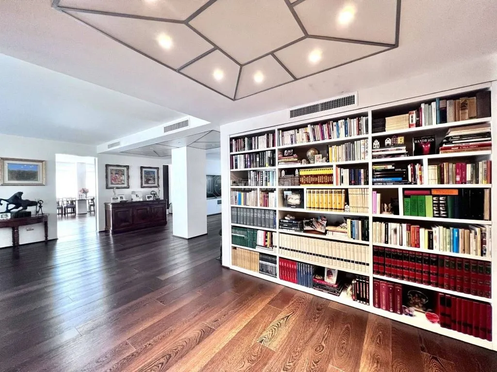 Kabinet - Penthouse with Pool in Basiglio, Milan
