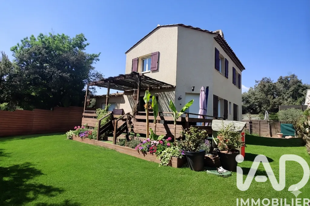 Garden - Charming House with South-Facing Terrace in Seillons-Source-d'Argens