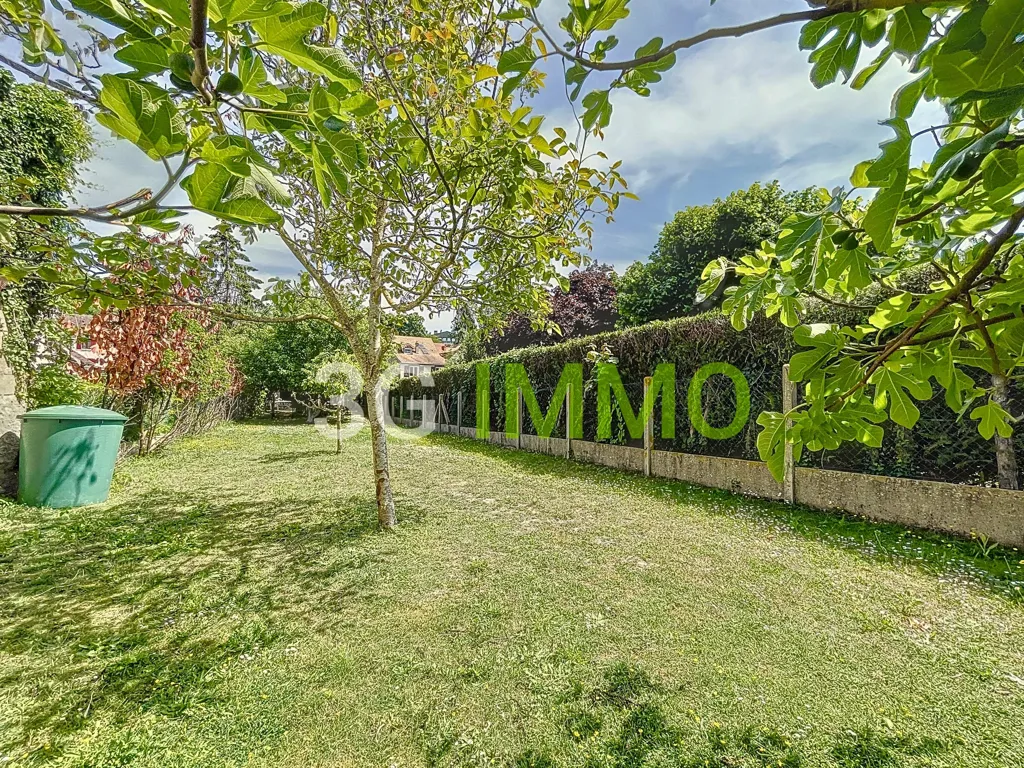 Jardin - Maison Atypique avec Grand Jardin au Centre de Dennemont