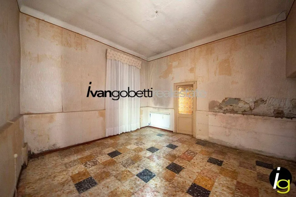 Toad - Rustic Farmhouse with Views in Busto Arsizio