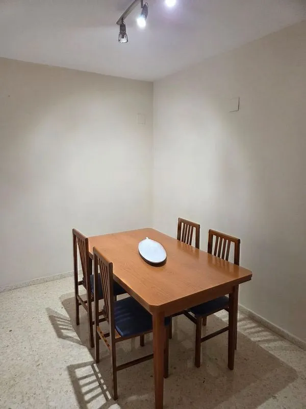 Dining Room - Furnished Flat with Balcony in Beteró