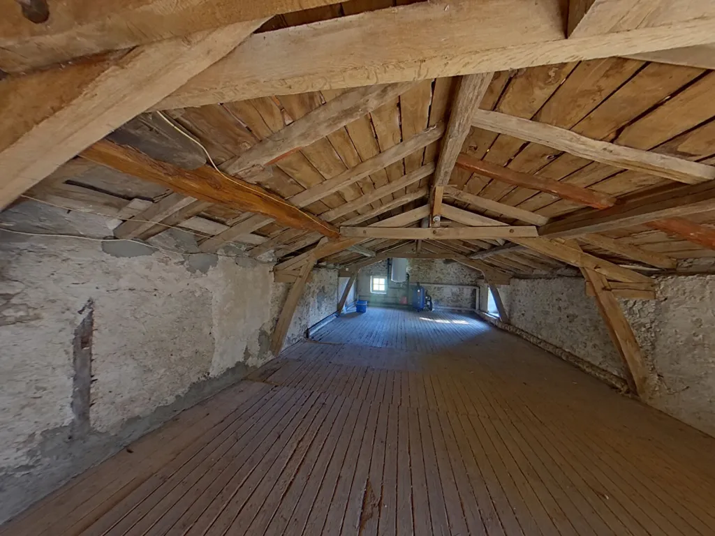 Pièces - Maison de Plain-Pied avec Jardin à Adriers