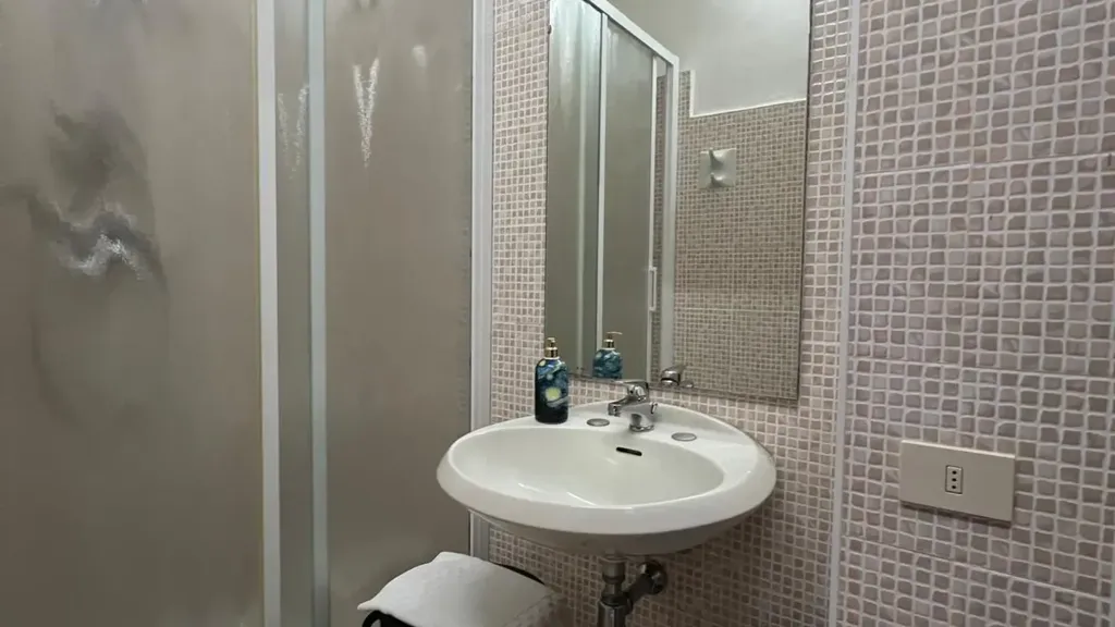 Salles de bain - Arched Loft in Historic Florence Centre