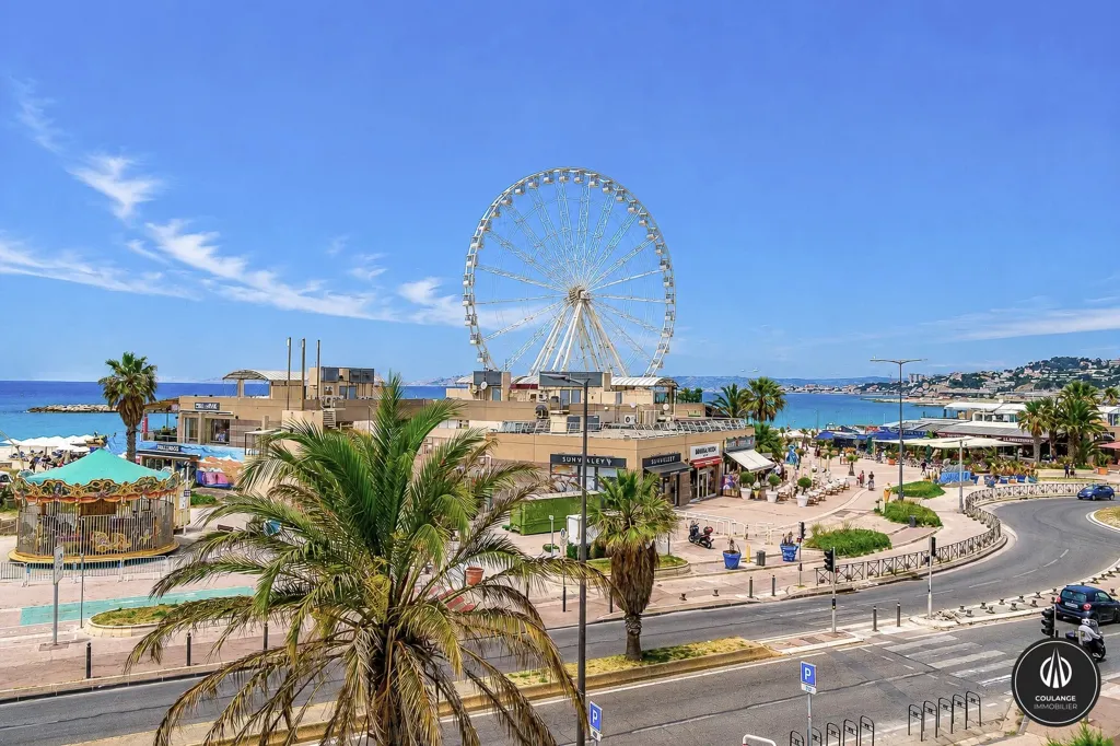 Seafront Apartment with Balcony in Marseille 8th