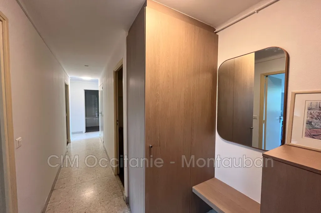 Esik - T3 Apartment with Balcony in Montauban