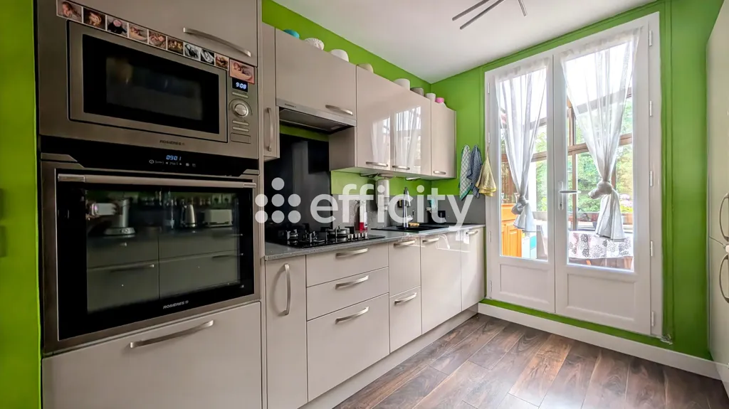 Cucina - Spacious 3-Bed Flat with Terrace in Lognes