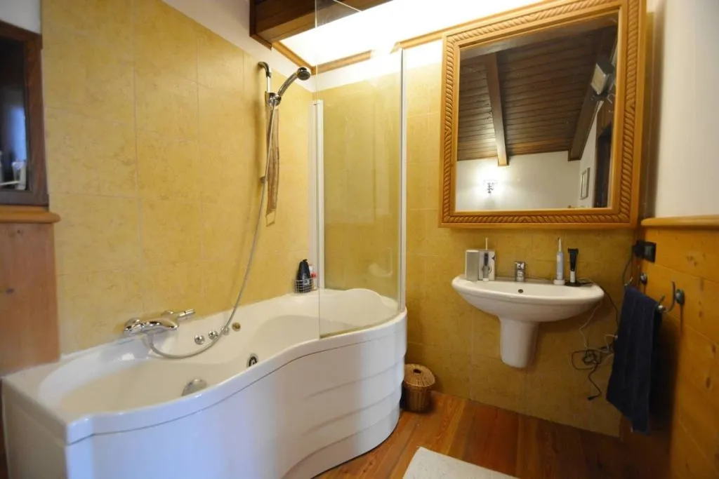 Salles de bain - Spacious Villa with Garden in Gallio