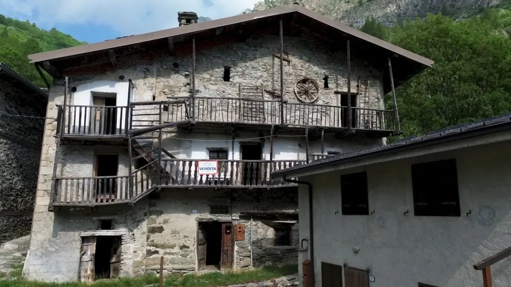 Extérieur - Alpine Baita with Mountain Views in Canosio