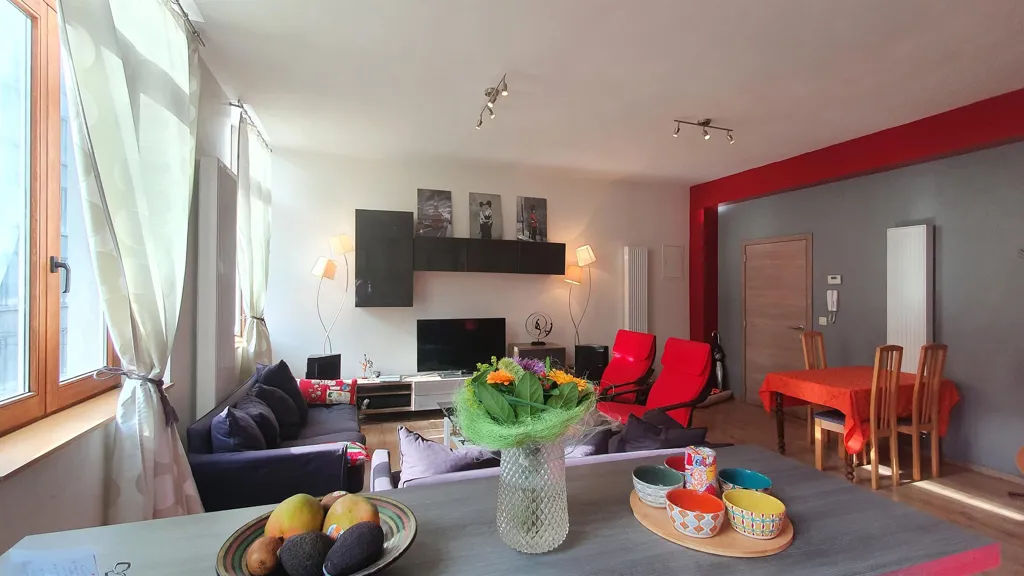 Séjour - Appartement Rénové à Proximité de la Gare à Namur