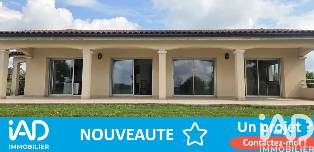 Exterior - Spacious House with Garden in Volesvres