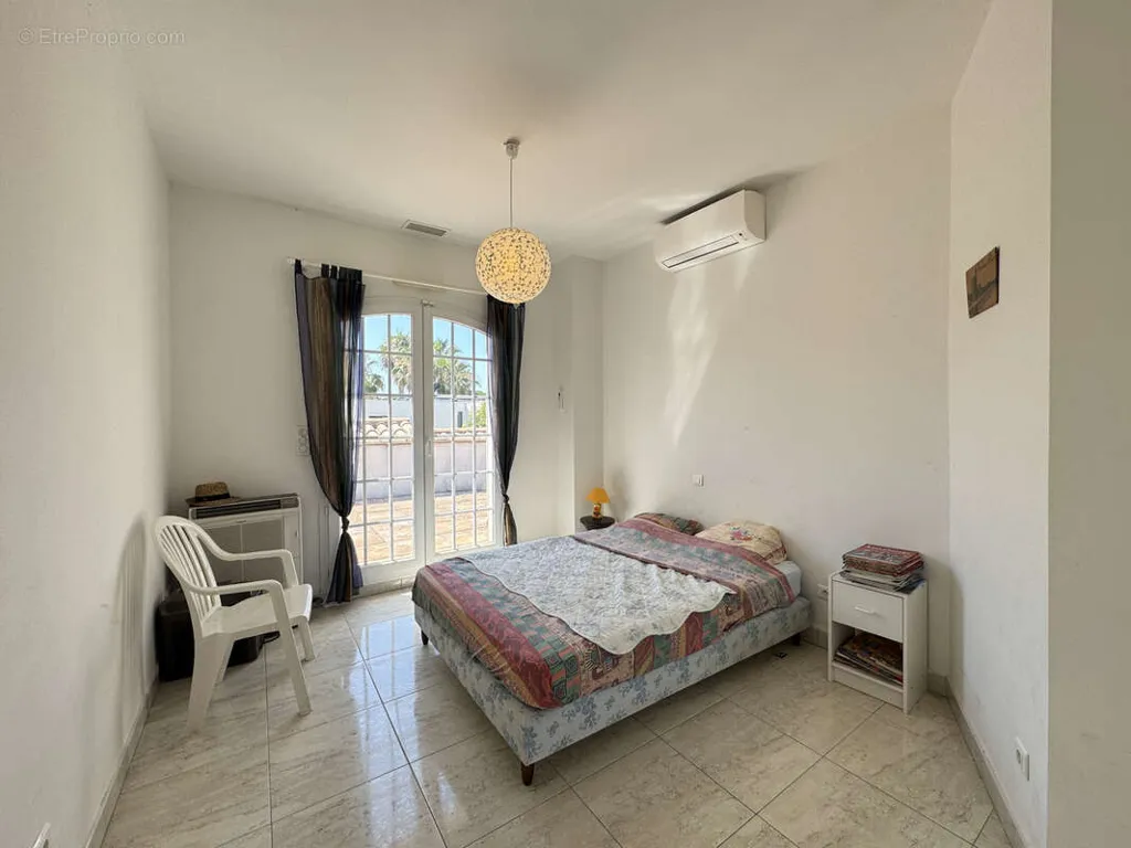 Chambres - Villa avec Piscine dans un Secteur Calme à La Grande-Motte