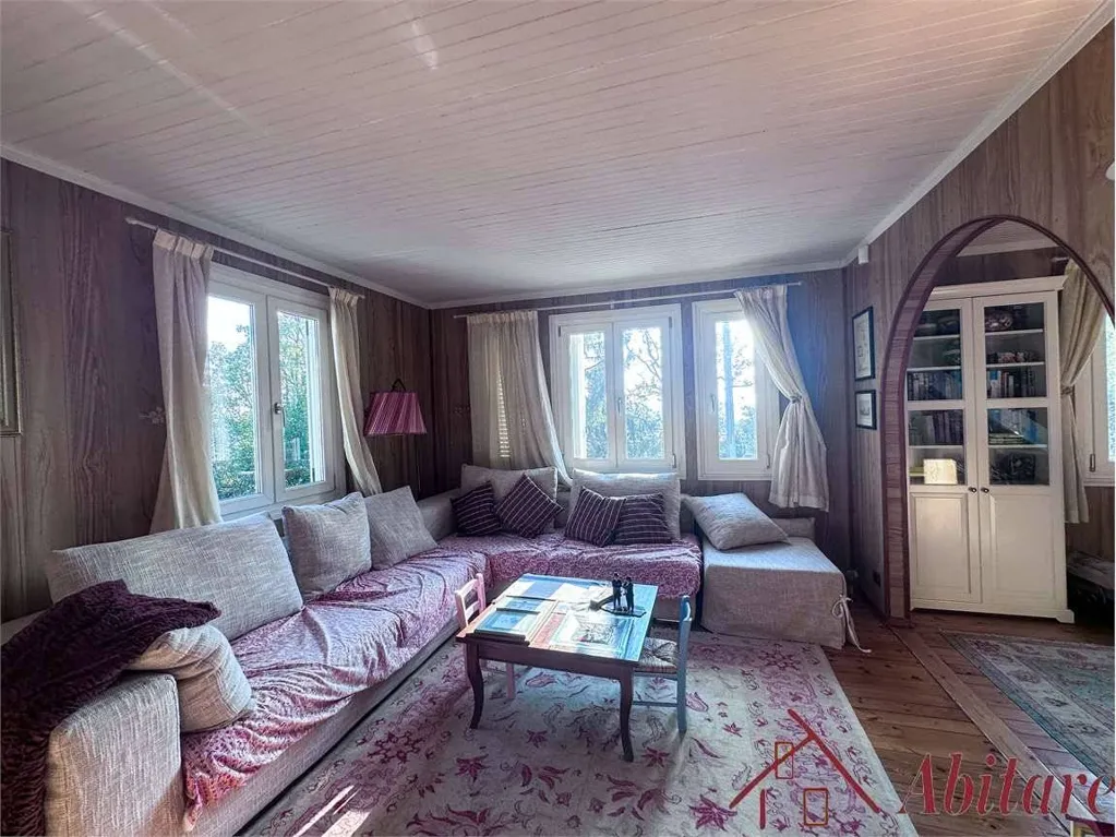 Séjour - Villa with Garden and Open Views in Borgomale