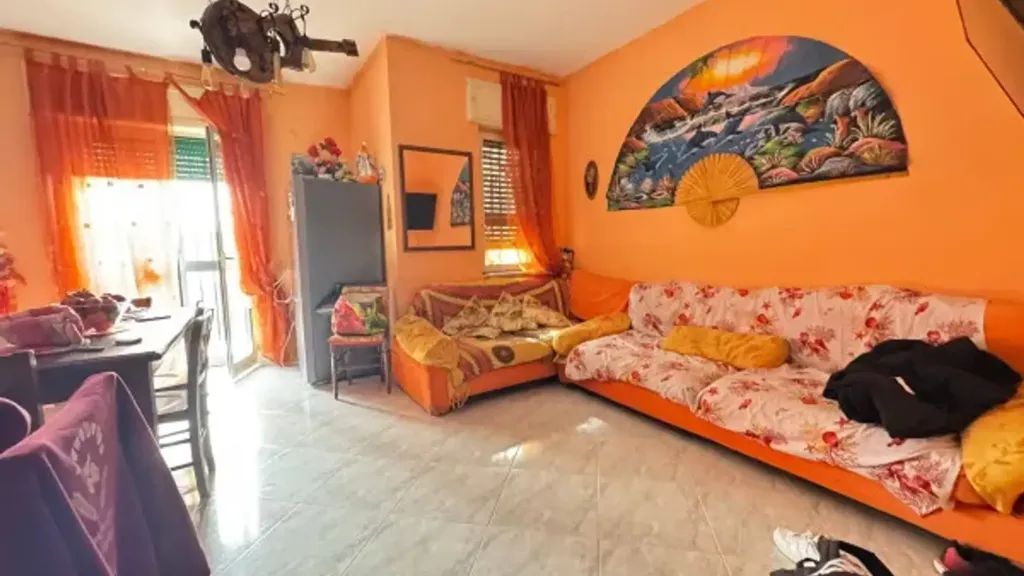Living Room - Spacious Apartment with Balcony in Giugliano