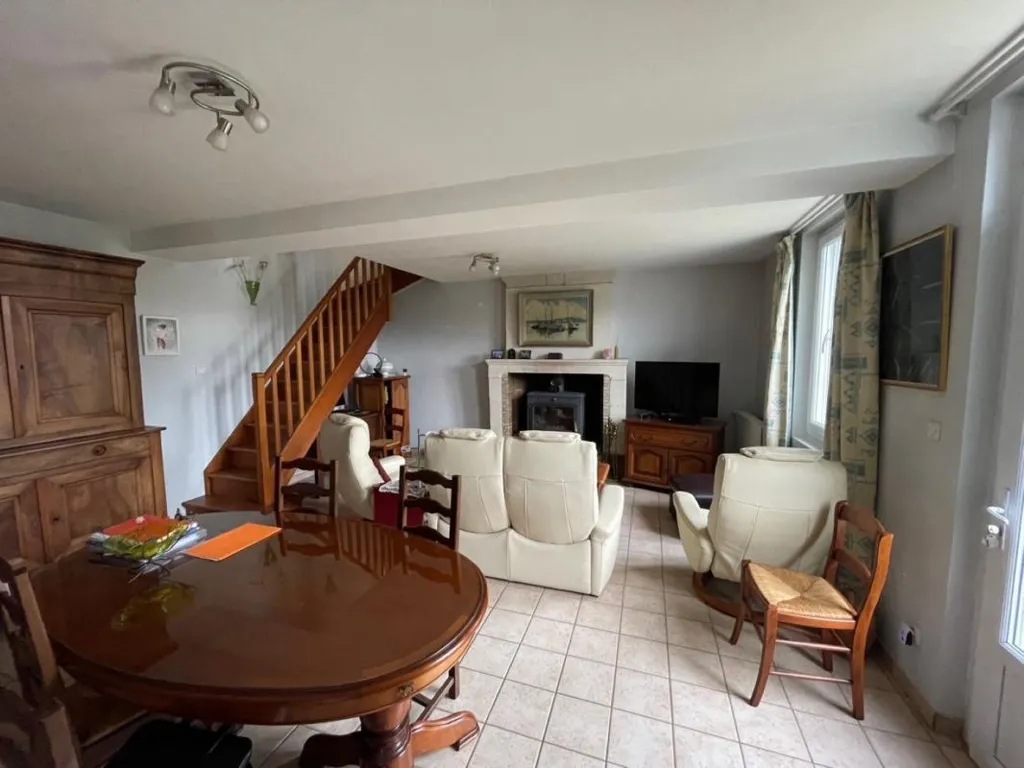 Söögituba - Charming Longère with Extensive Garden in Saint Philbert du Peuple