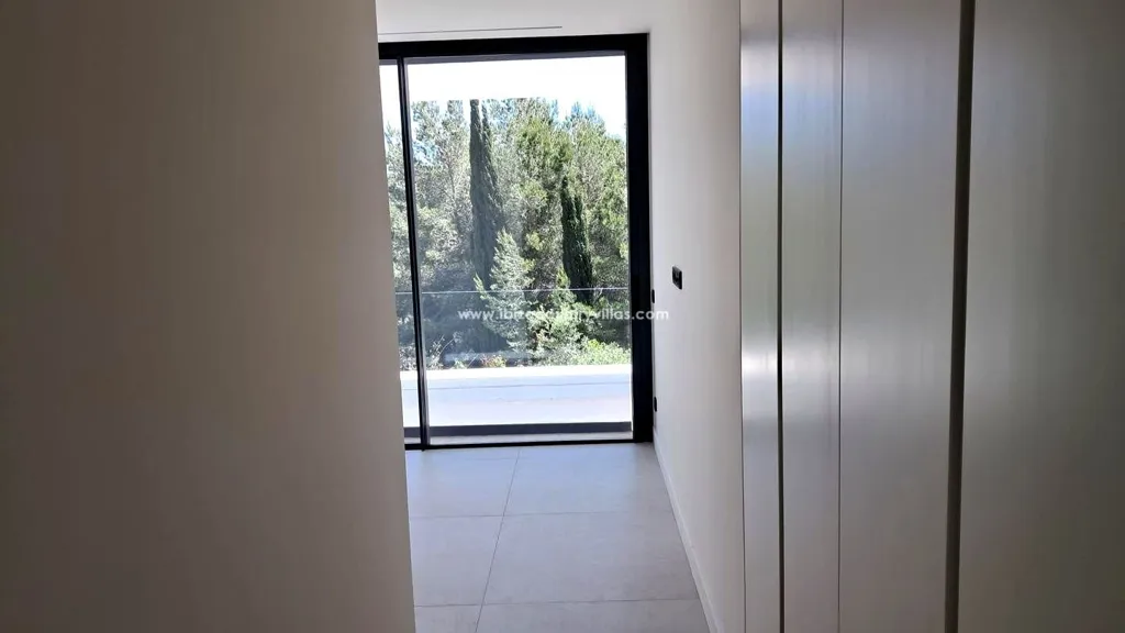 Esik - Contemporary Villa with Infinity Pool in Ibiza
