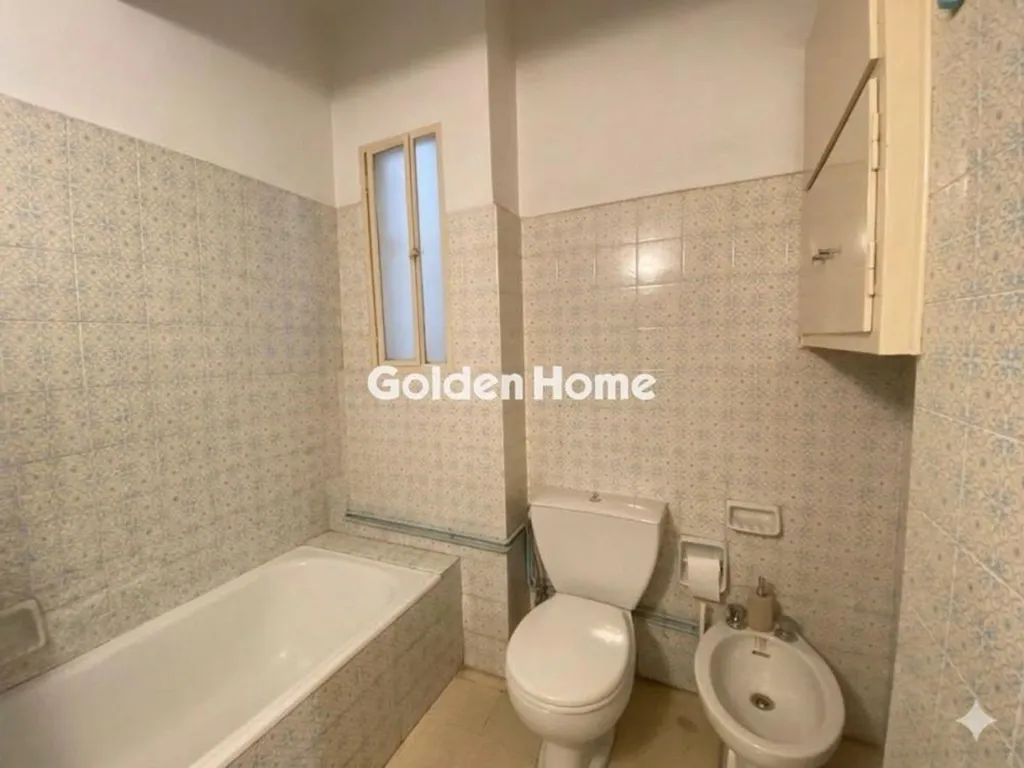 Salles de bain - Apartment with Balcony in Kypseli