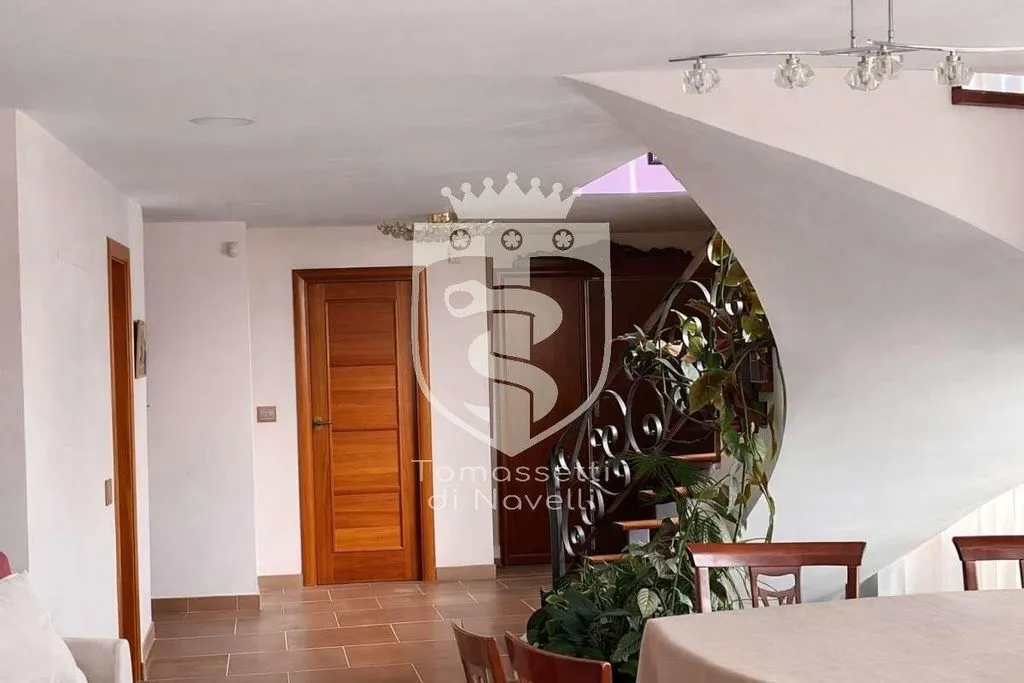 Söögituba - Detached House with Multiple Units in Torrelodones