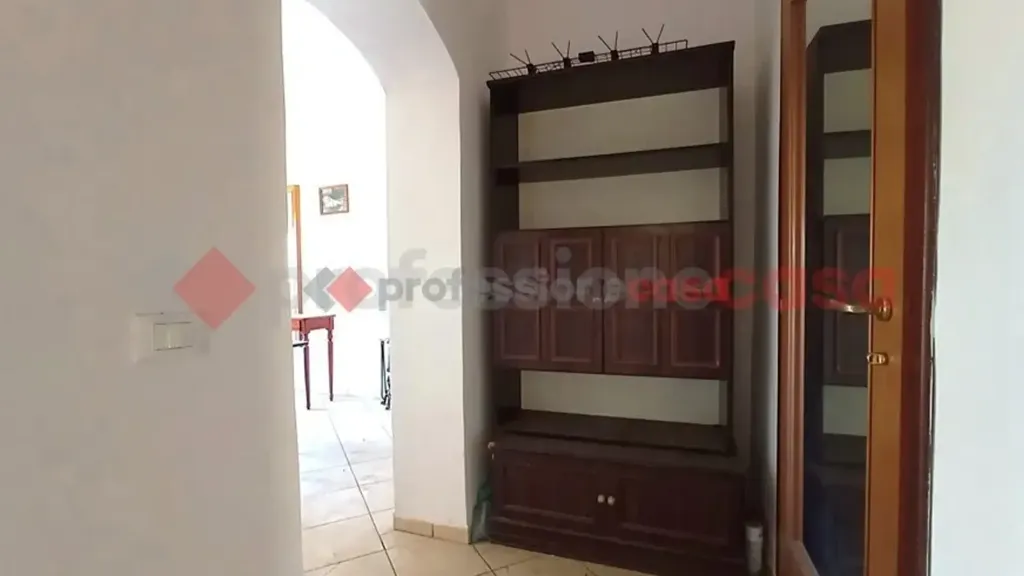 Esik - Apartment with Balcony in Lanuvio