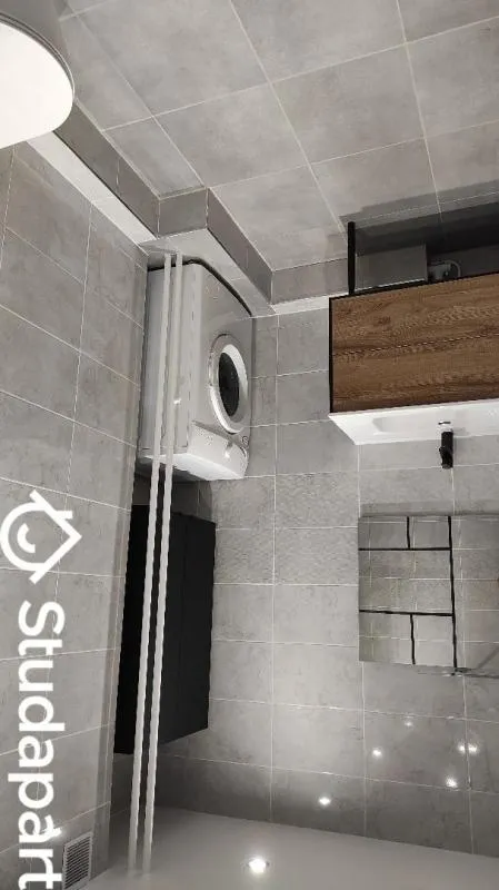 Chambre en Colocation Meublée avec Terrasse à Saint-Étienne