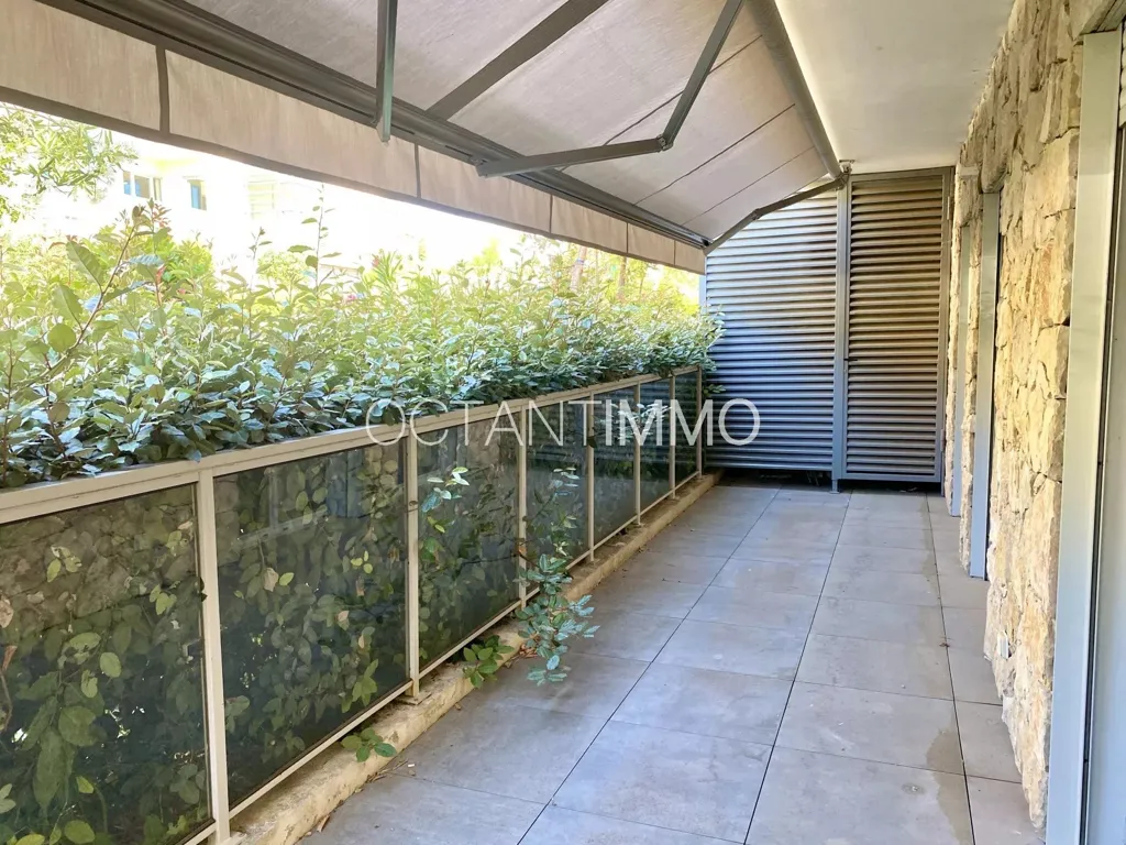 Balcon - Appartement 3 Pièces avec Terrasse à Biot