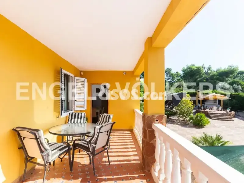 Terrasse - Rustic Chalet with Pool in Montserrat