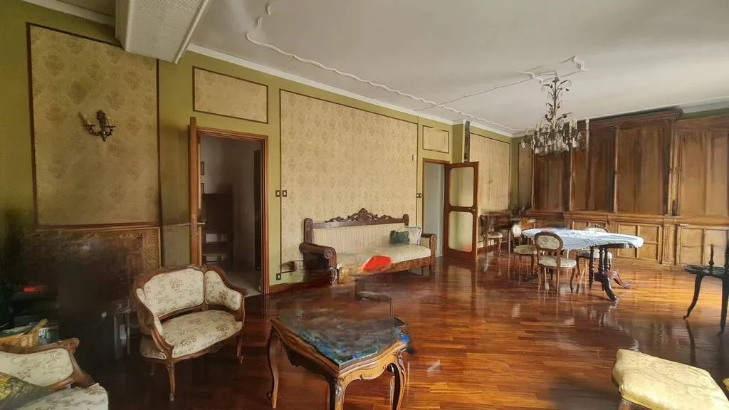 Elutuba - Luxury Penthouse with Triple Exposure in Naples