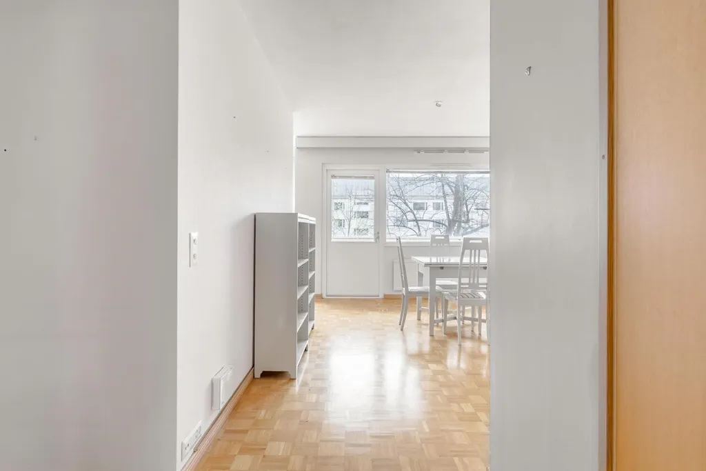 Entrée - 70s Style Apartment with Balcony in Turku Centre