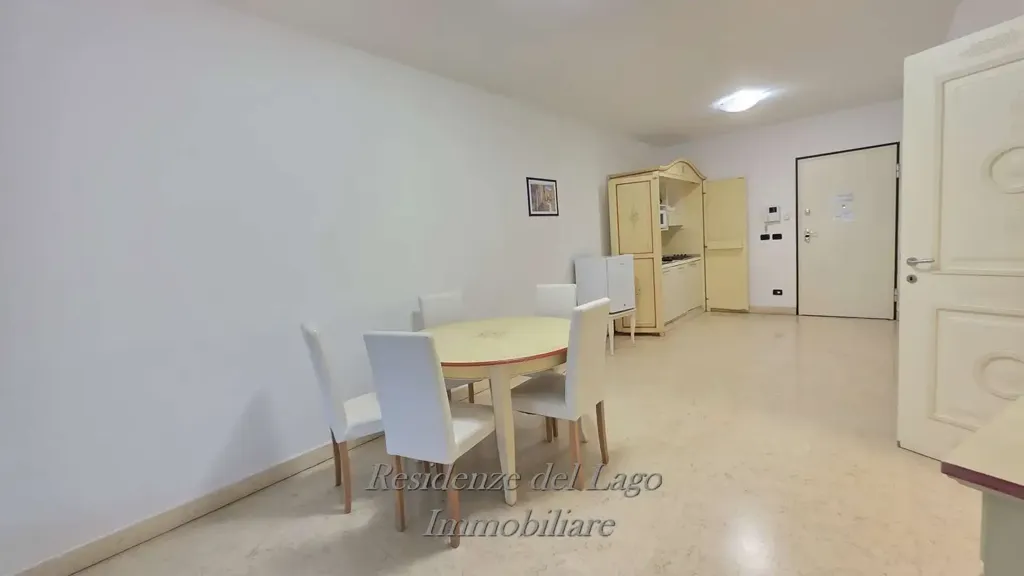 Söögituba - Triplex with Pool View in Sirmione