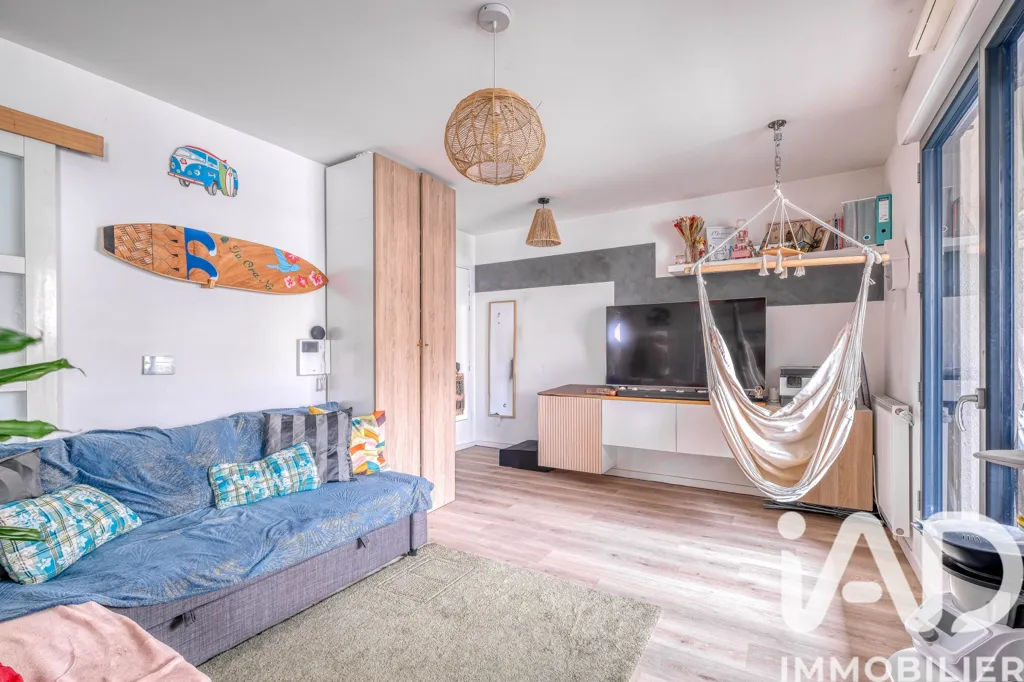 Elutuba - Bright 3-Bed Flat with Loggia in Thiais