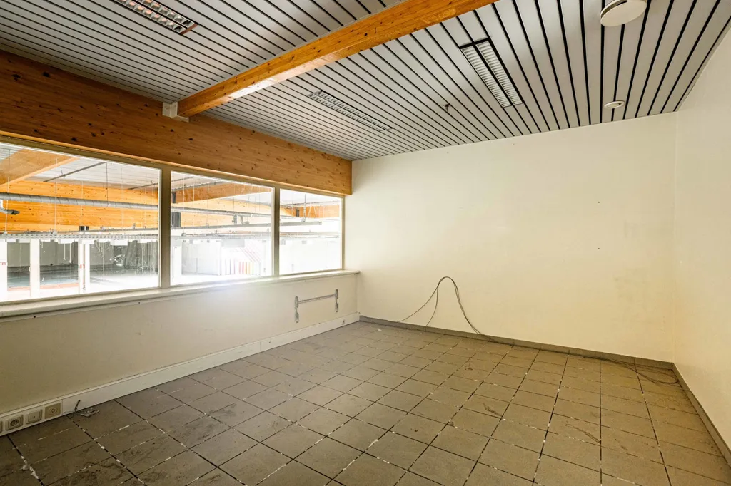 Pièces - Bâtiment pour usage mixte avec parking à Geraardsbergen
