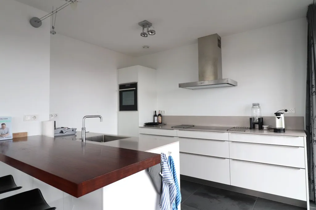 Kitchen - Furnished Apartment with City View in Rotterdam