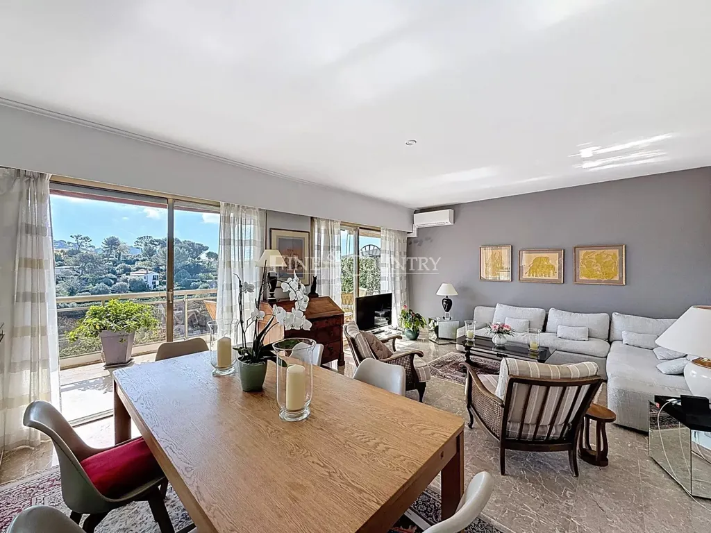 Söögituba - Apartment with Sea View in Le Cannet