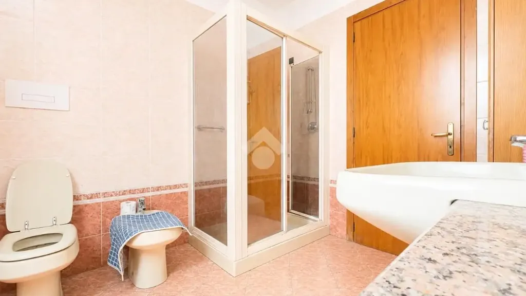 Salles de bain - Independent Villa with Garden in Sorgà