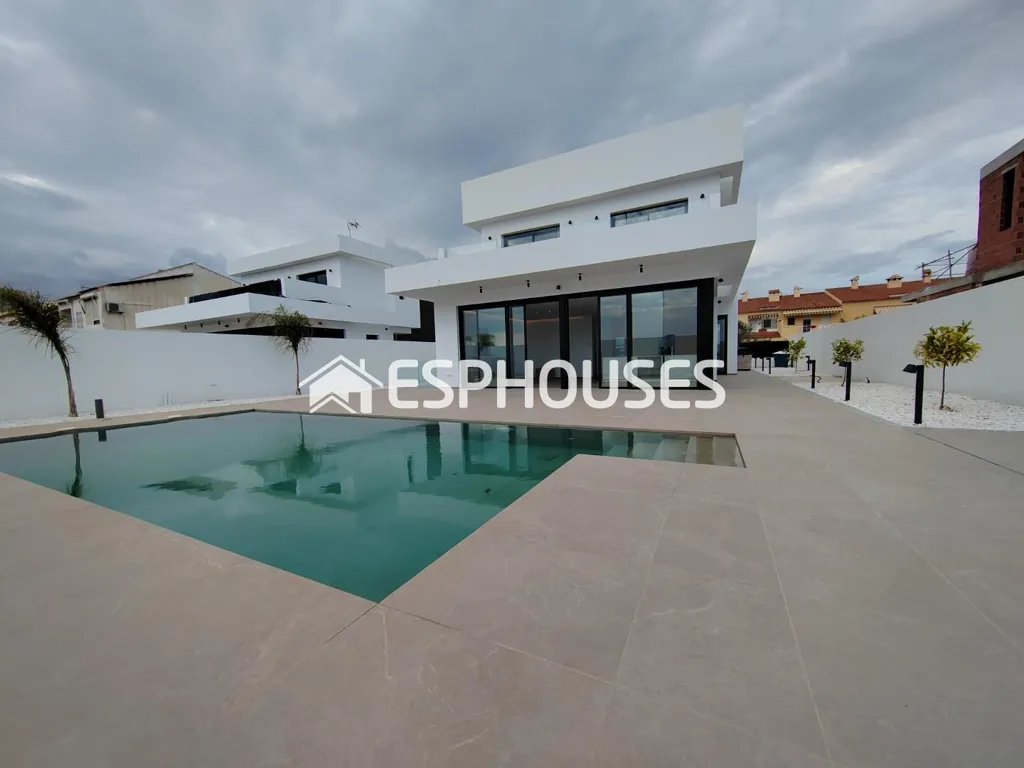 Bassein - Key Ready Villa with Pool in La Font - Mezquitas