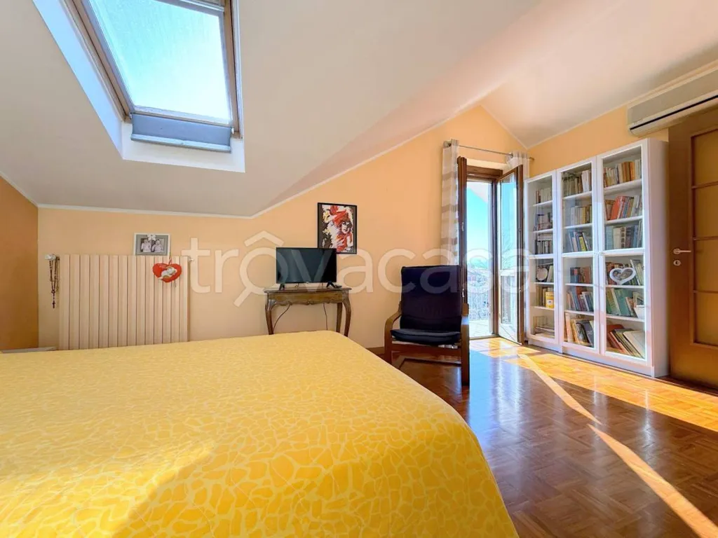 Magamistoad - Two-Level Apartment with Terraces in Rivalta di Torino