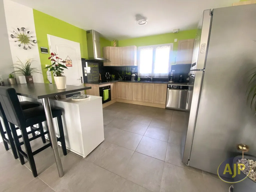 Köök - Spacious Bungalow with Garden in Tuffalun