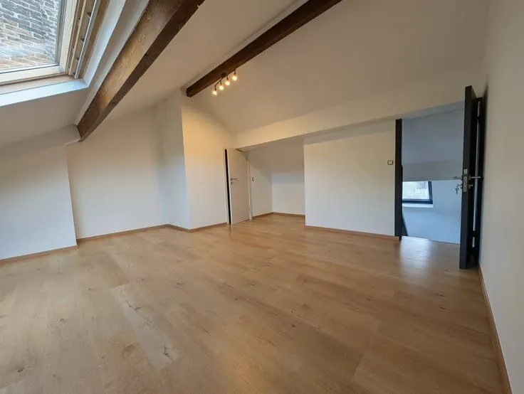 Pièces - Colocation avec Vue Meuse à Wépion
