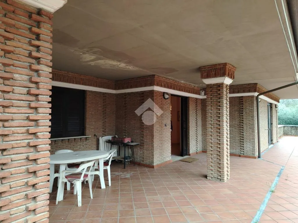 Terrass - Villa with Garden in Altavilla Irpina