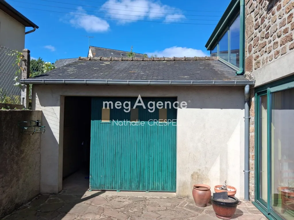 Aed - Stone House with Garden in Mayenne