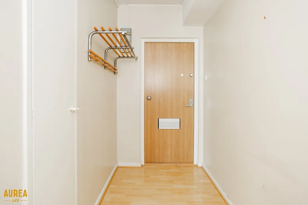 Esik - Flat with South-Facing Balcony in Heinäpää