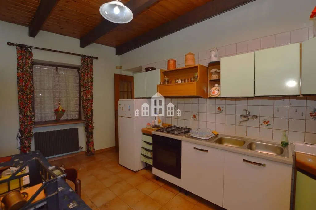 Cuisine - Historic Building with Central Location in Rivara