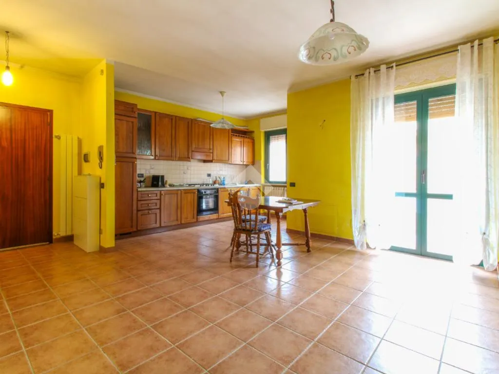 Salle à manger - Trilocale with Private Balcony in Vestone