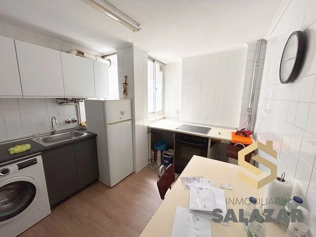 Cucina - Student Flat with Terrace on Avenida del Ferrocarril