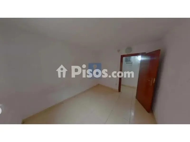 Esik - Occupied Flat in Terrassa, Barcelona