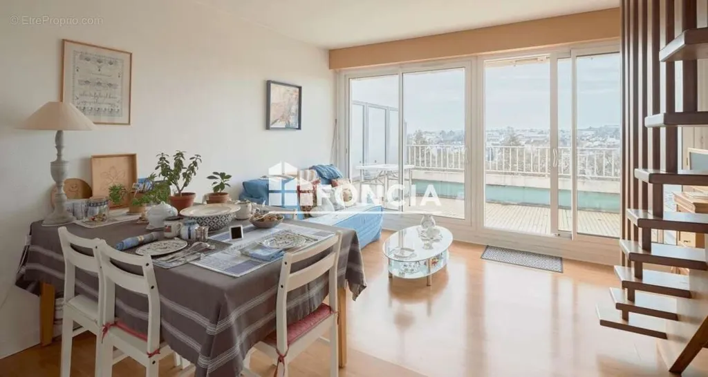 Söögituba - Duplex with Terrace in Quartier Camus