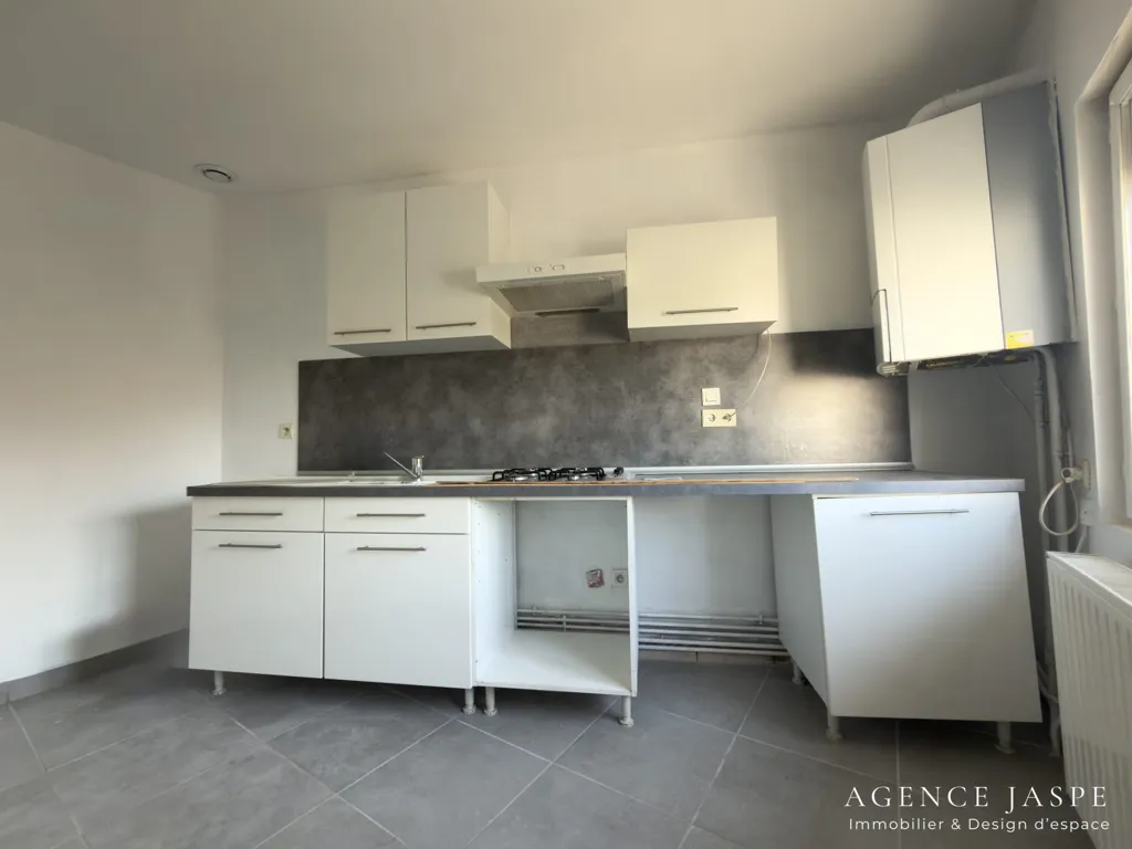 Cucina - Renovated Flat with Parking in Sury-le-Comtal