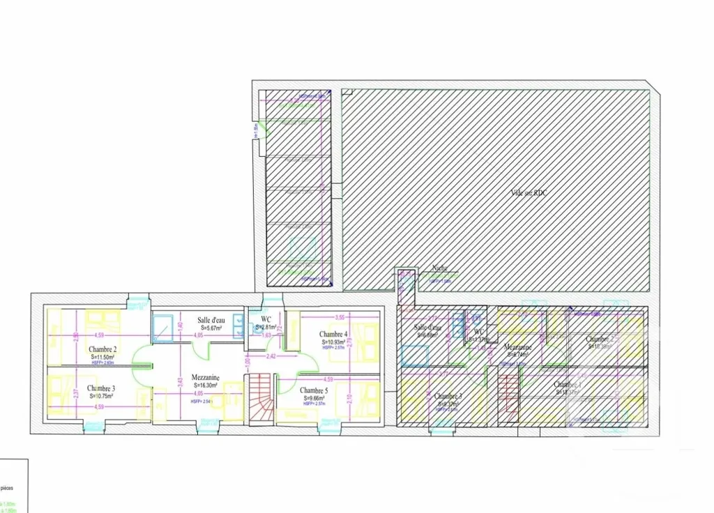 Plaan - Commercial Building with Large Plot in Treillières