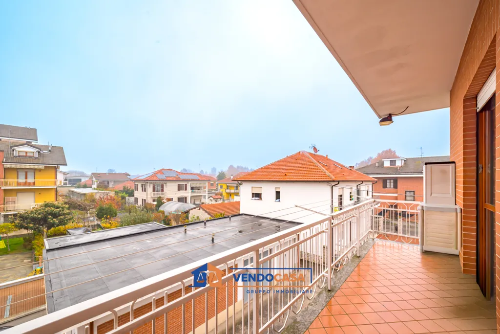Balcon - Quadruplex Apartment with Balcony in Carmagnola