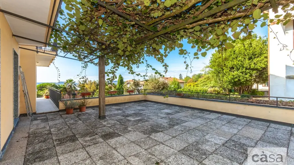 Terrazza - Luxury Villa with Lake View in Comerio